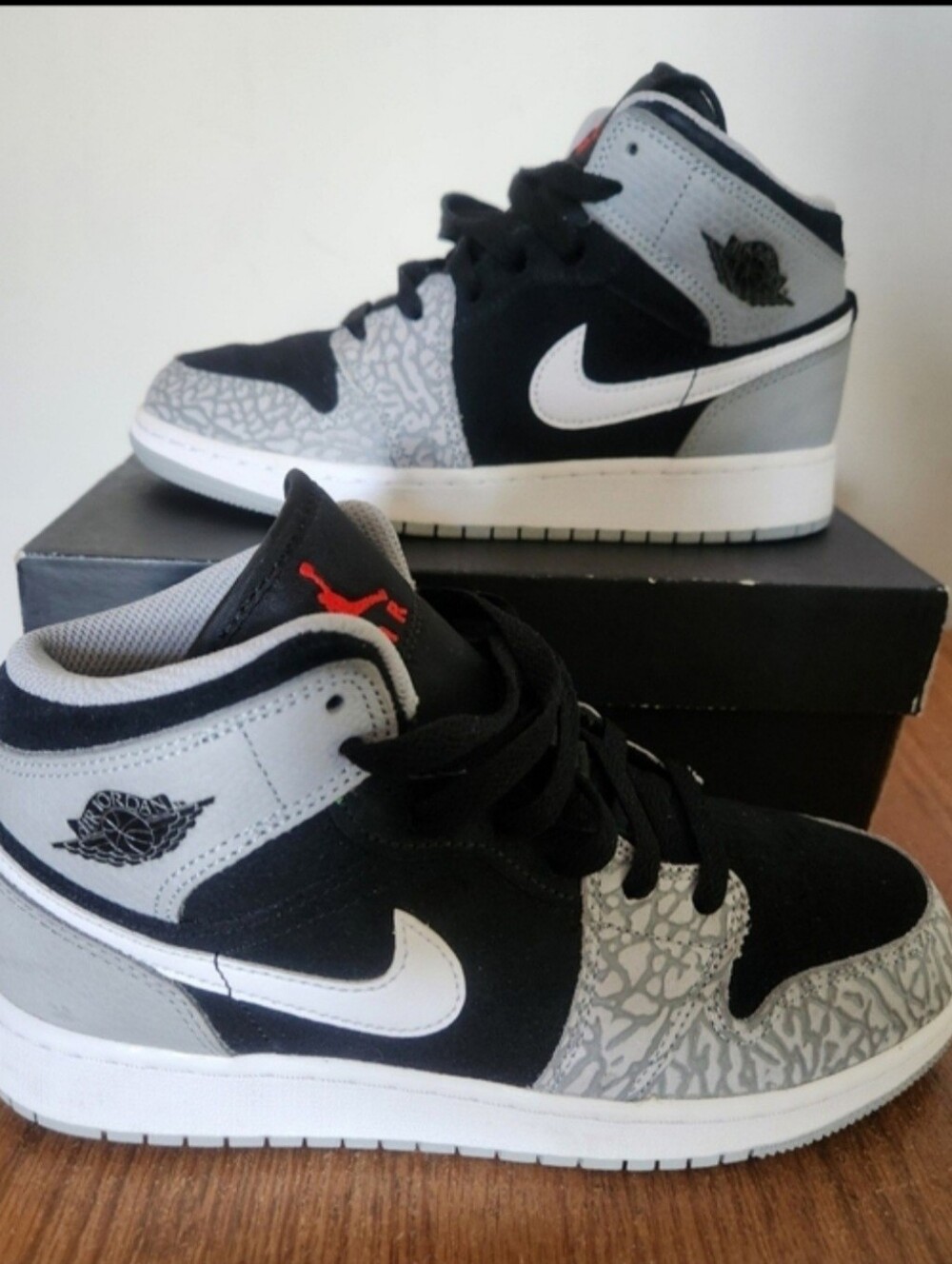 Air Jordan 1 Mid Elephant Print size 5y